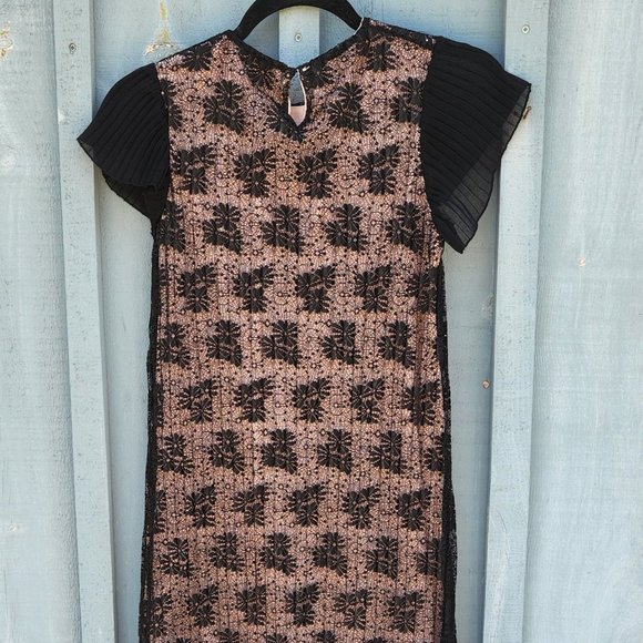Zara Girls Size 11/12 Black Lace Dress With Pink Underlay Made in Portugal - Picture 4 of 4